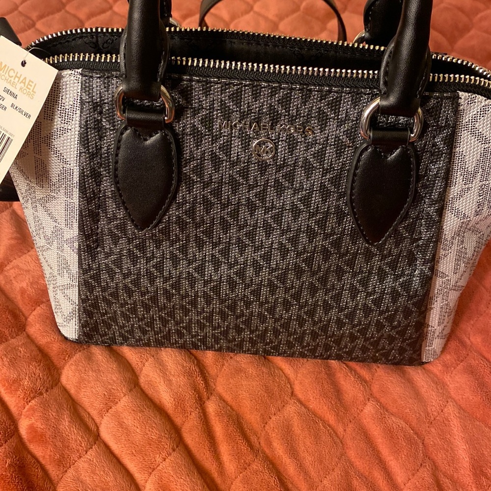 Micheal kors md messenger blk/silver purse
